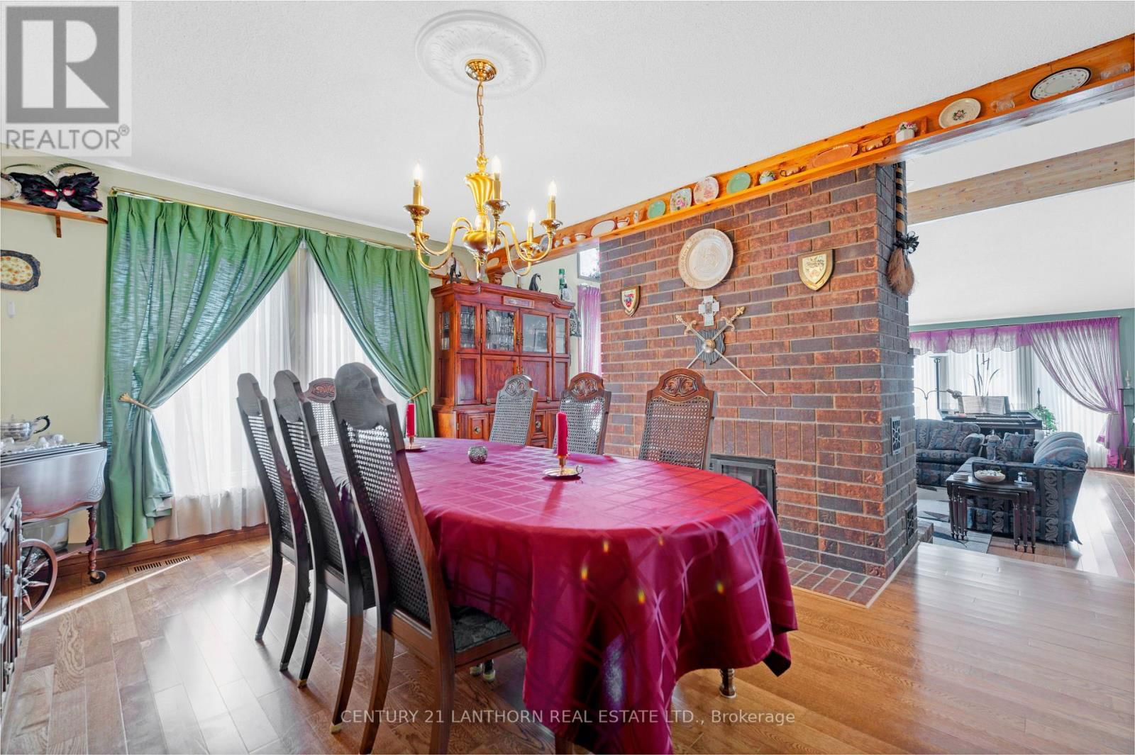 290 ST LAWRENCE STREET EAST Image 13