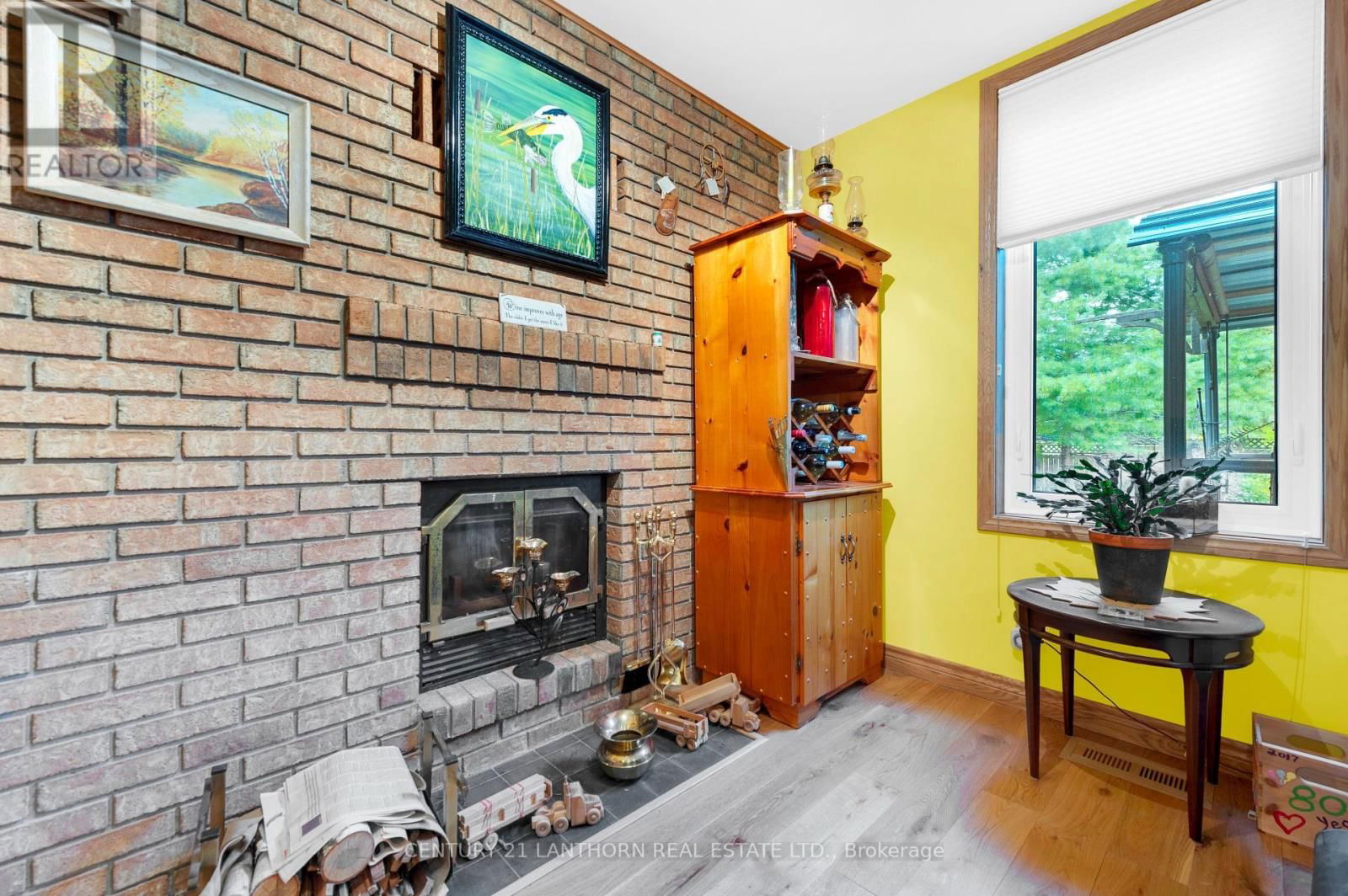 290 ST LAWRENCE STREET EAST Image 18