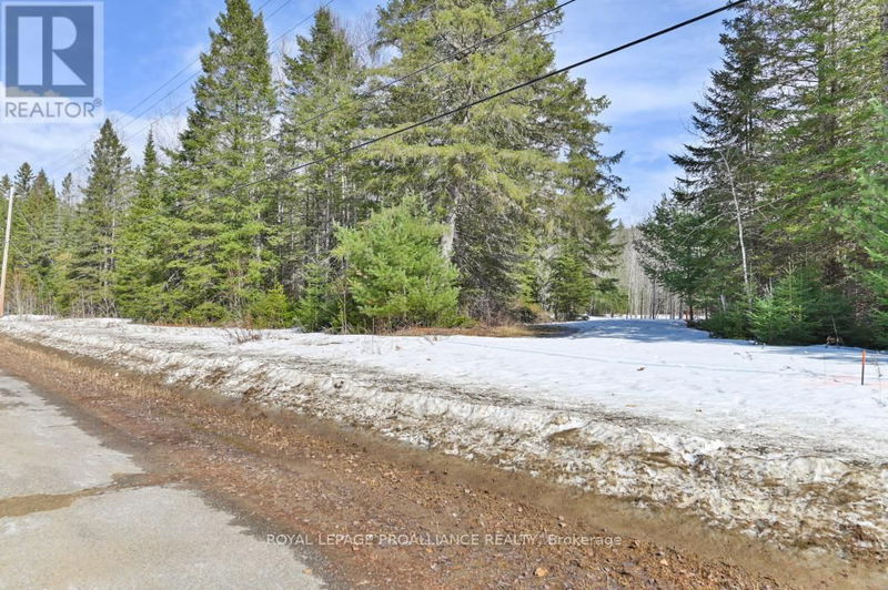 00 Redford Drive  Addington Highlands, K0H1L0 | Image 1