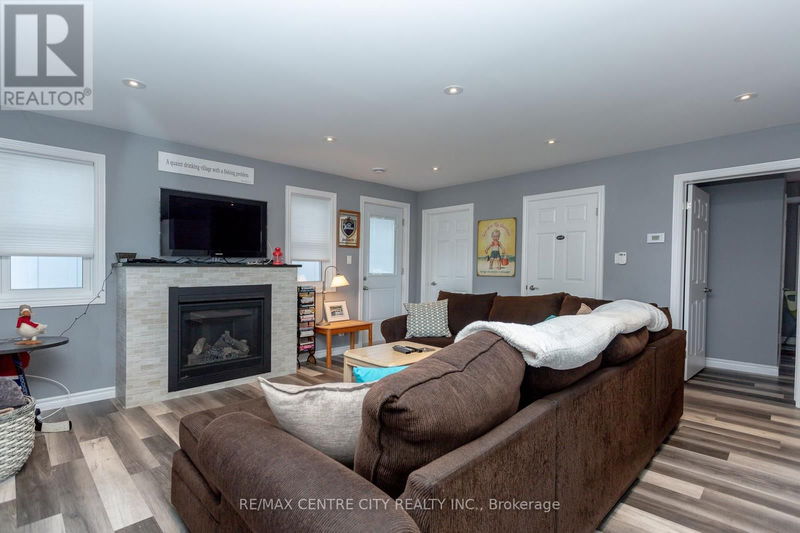 387 Stanley Park  Central Elgin (Port Stanley), N5L1E6 | Image 13