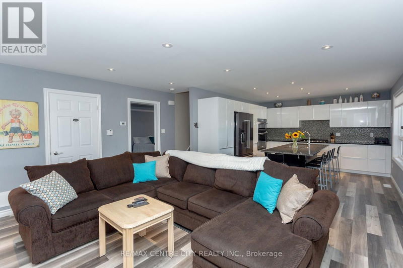 387 Stanley Park  Central Elgin (Port Stanley), N5L1E6 | Image 14