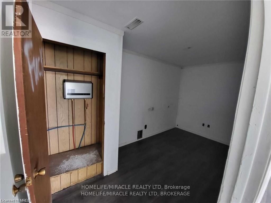 223 GARAFRAXA STREET S Image 17