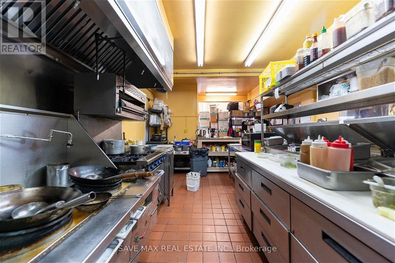 Image #1 of Restaurant for Sale at 248 Wellington Cres, Welland, Ontario