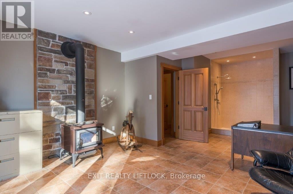 758 LIFFORD ROAD Image 30