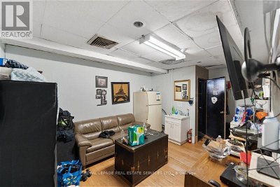 Image #1 of Commercial for Sale at 5077 Centre St, Niagara Falls, Ontario