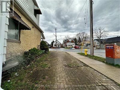 Image #1 of Commercial for Sale at 801 Hamilton Rd N, London, Ontario