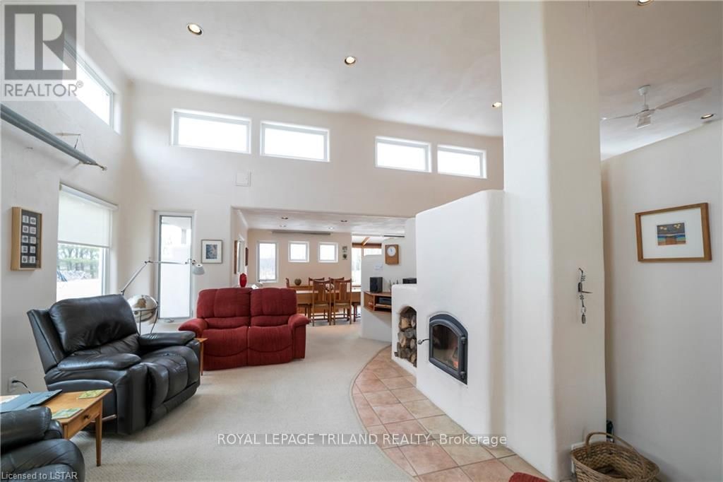 15668 FURNIVAL ROAD Image 17