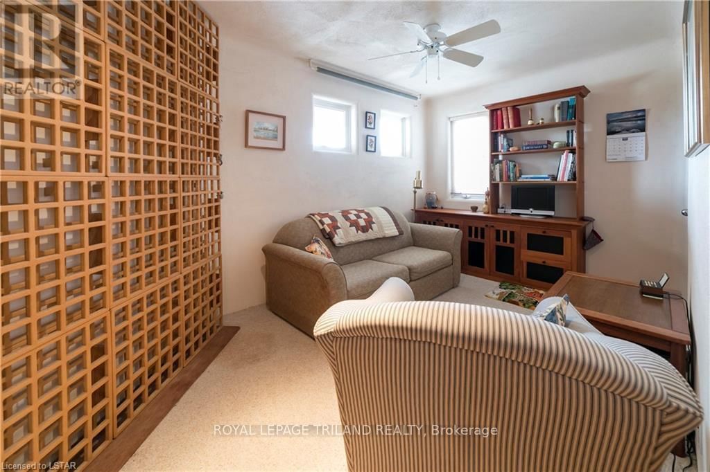 15668 FURNIVAL ROAD Image 31