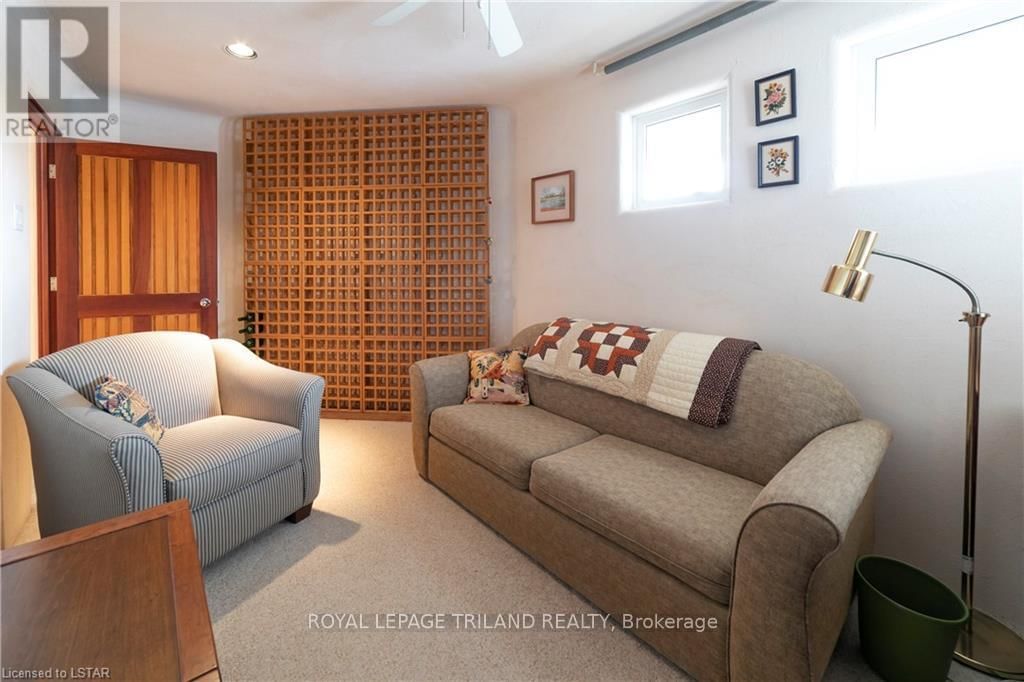 15668 FURNIVAL ROAD Image 30