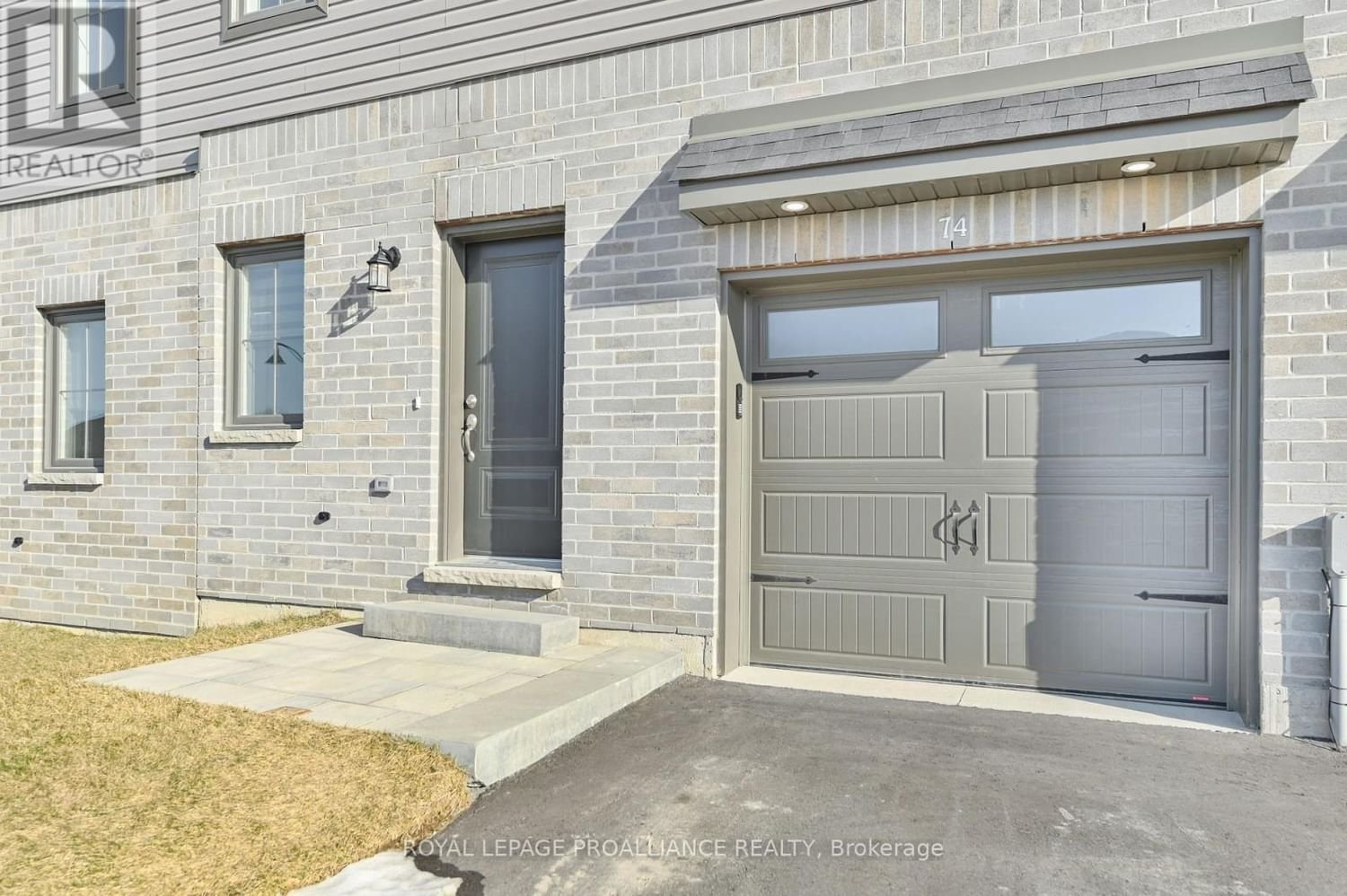 74 CAMPBELL CRES Image 26