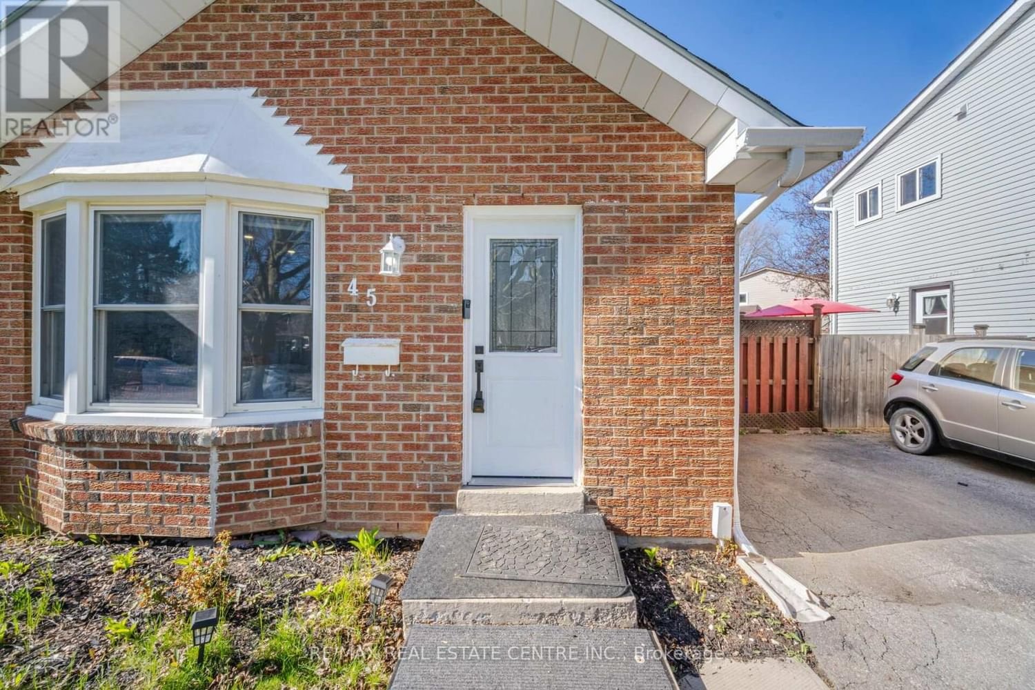 45 ENFIELD CRES Image 4