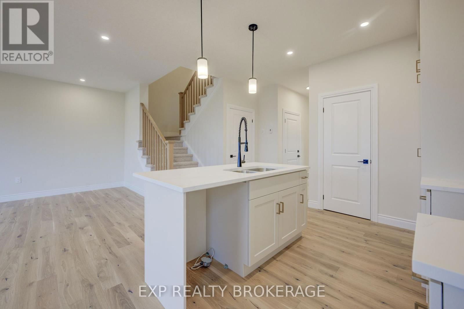 30 ANNE STREET WEST Image 15
