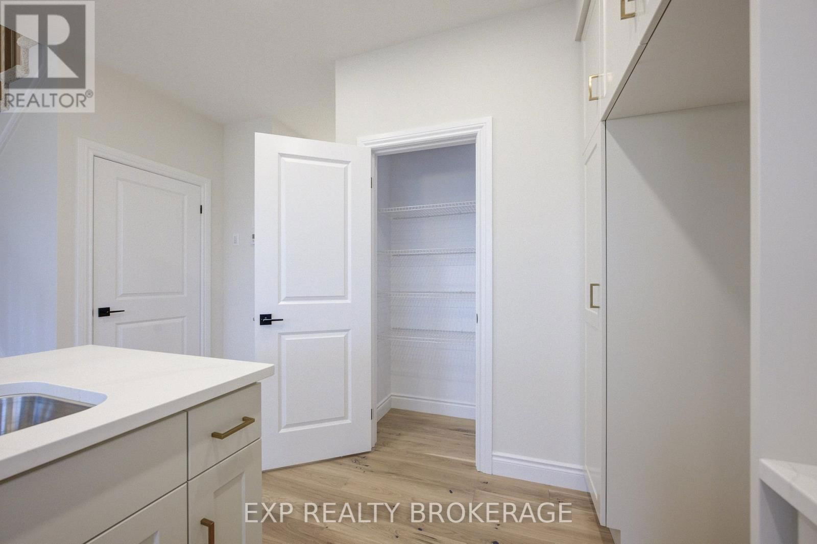 30 ANNE STREET WEST Image 23