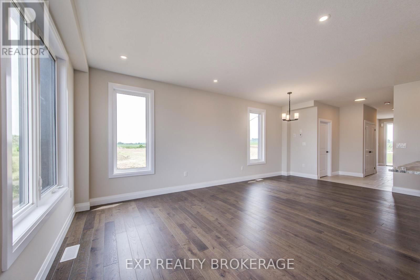 102 THACKERAY WAY Image 11