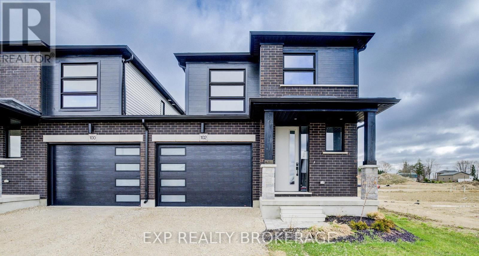 102 THACKERAY WAY Image 2