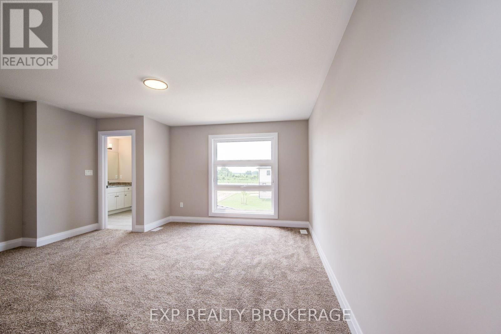 102 THACKERAY WAY Image 25