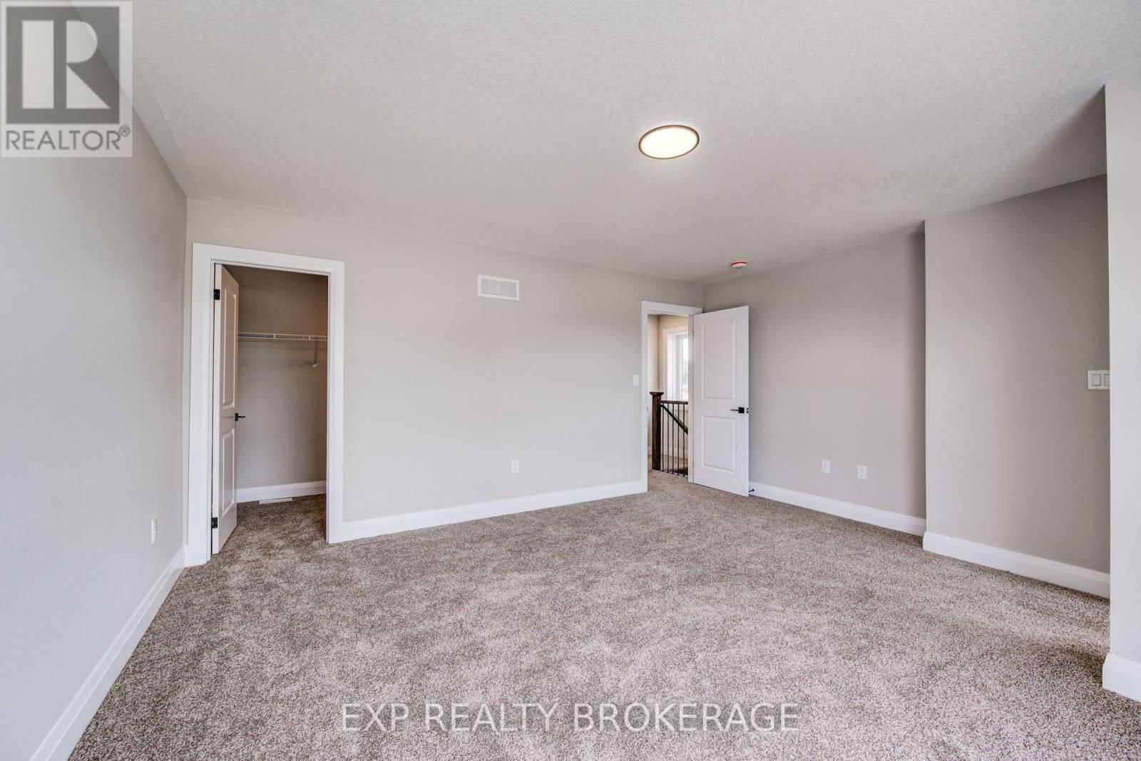 102 THACKERAY WAY Image 26