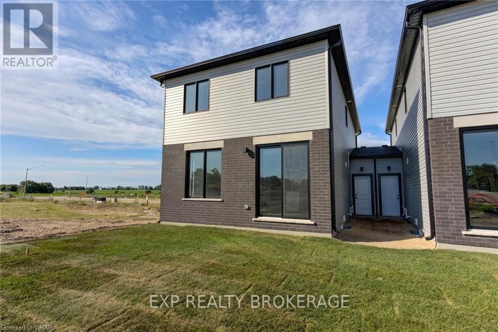 102 THACKERAY WAY Image 32