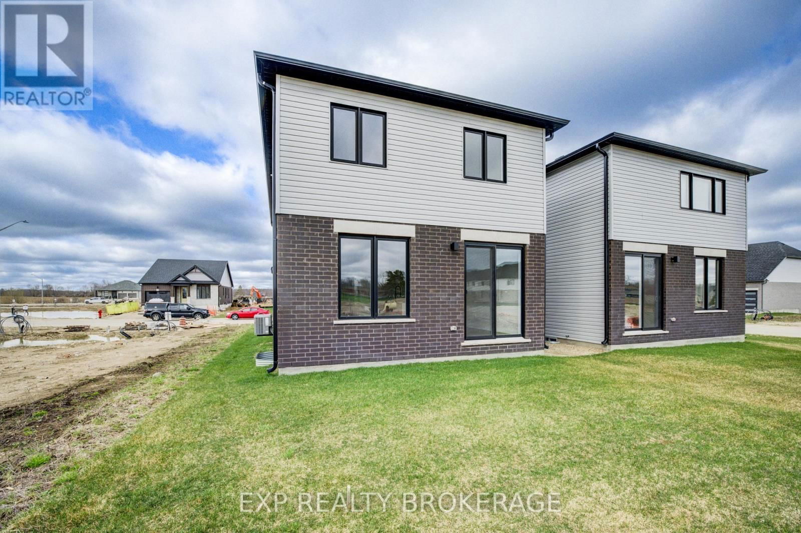 102 THACKERAY WAY Image 33