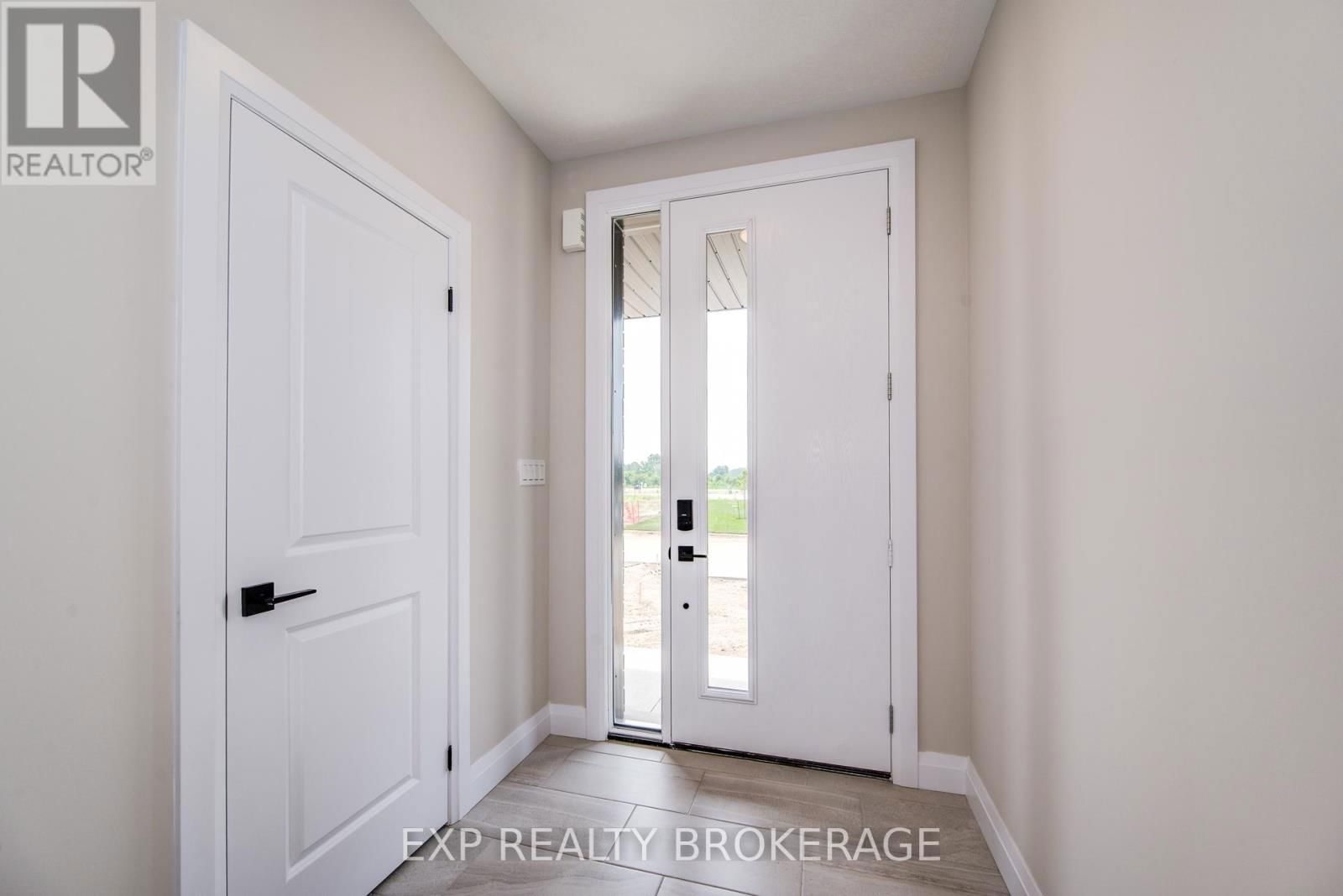 102 THACKERAY WAY Image 4