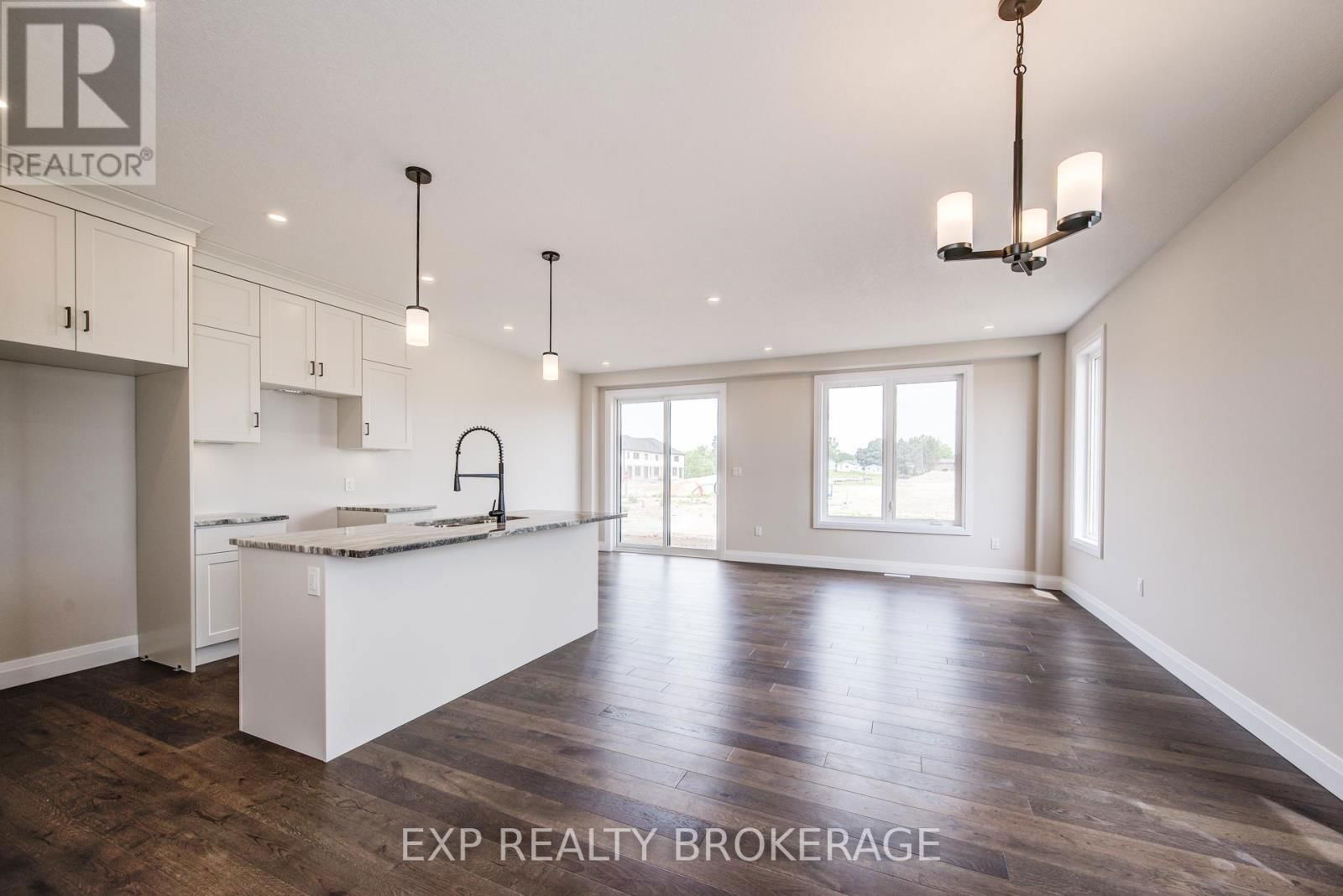 102 THACKERAY WAY Image 9