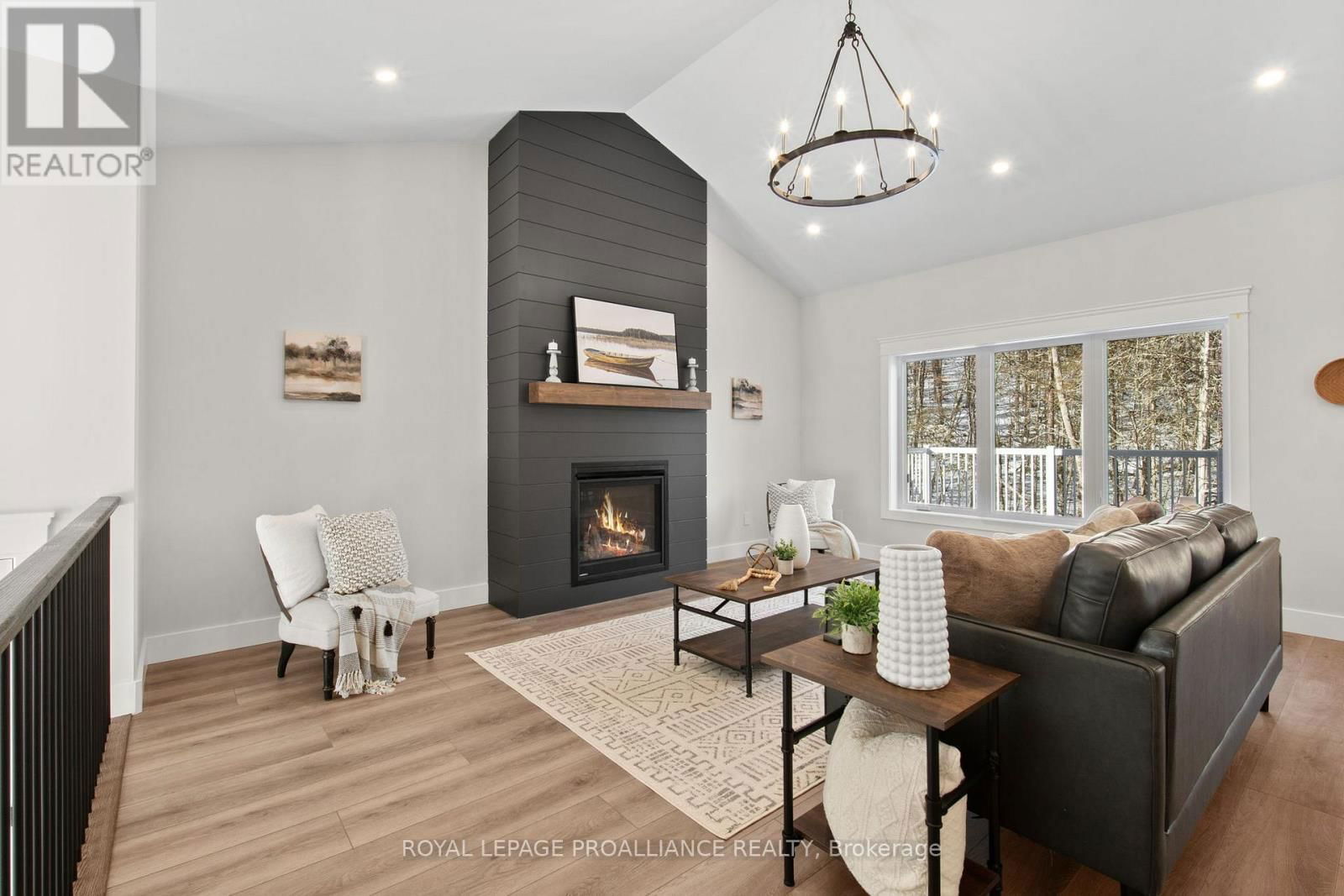 444 HILLSIDE DRIVE Image 11