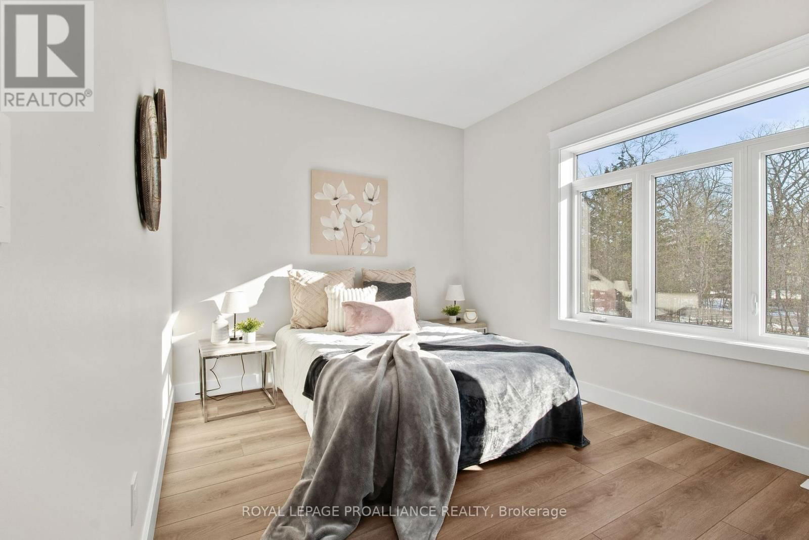 444 HILLSIDE DRIVE Image 15