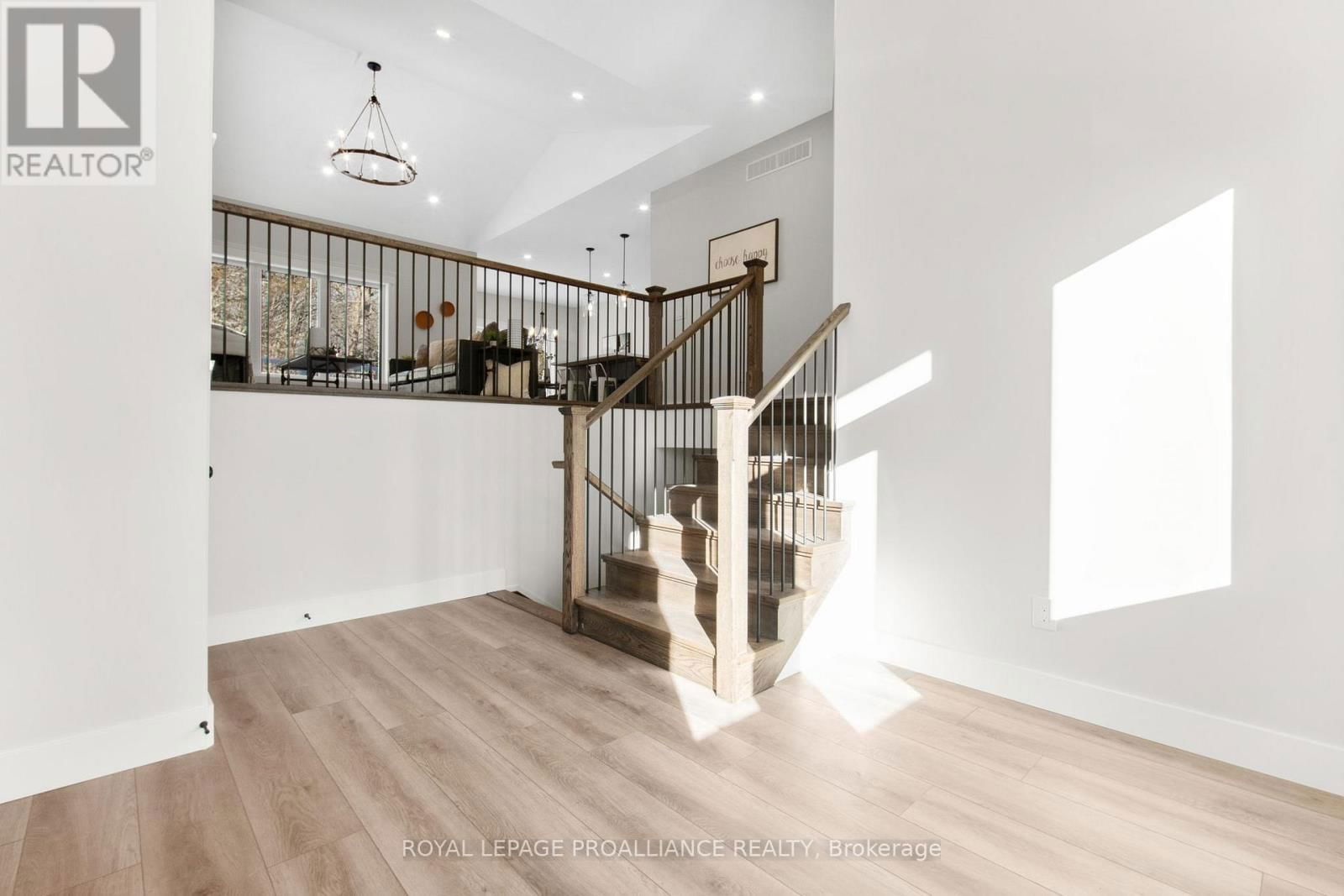 444 HILLSIDE DRIVE Image 5