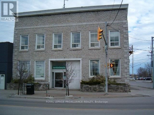 15 DUNDAS STREET E Image 3