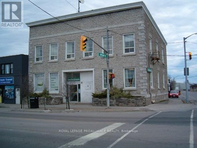 15 DUNDAS STREET E Image 4