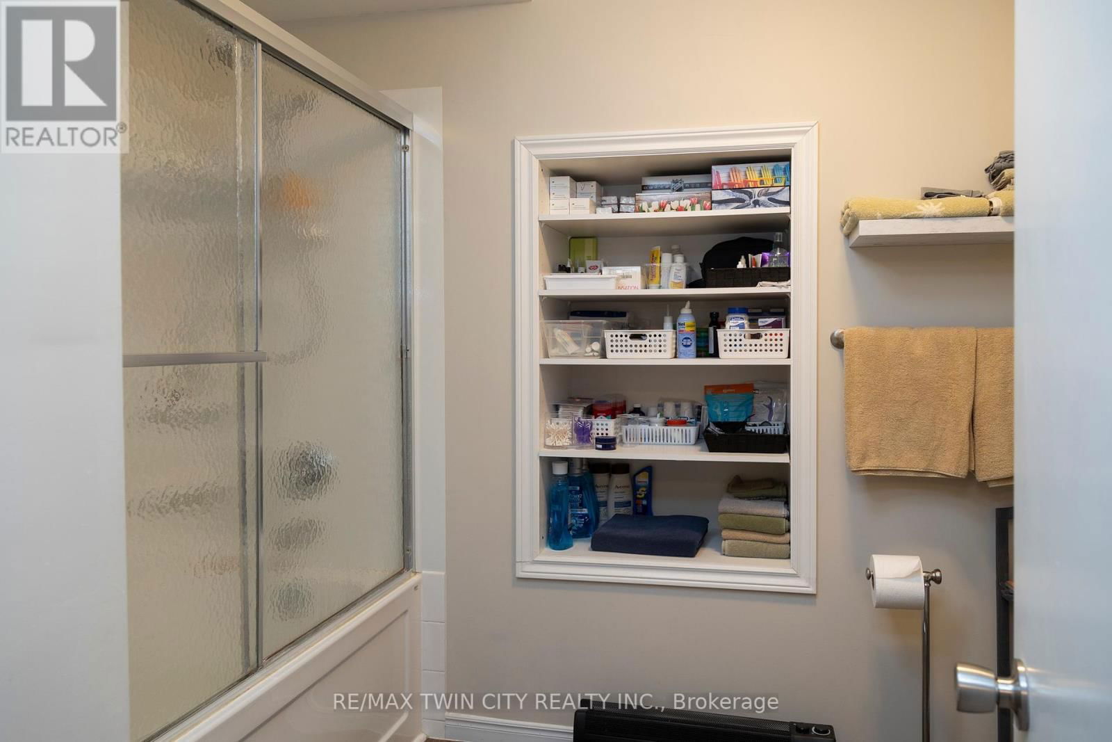 122 KING STREET Image 8