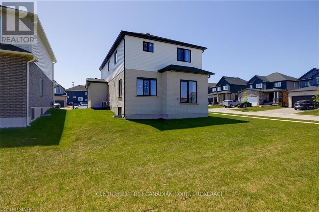 133 BASIL CRESCENT Image 33