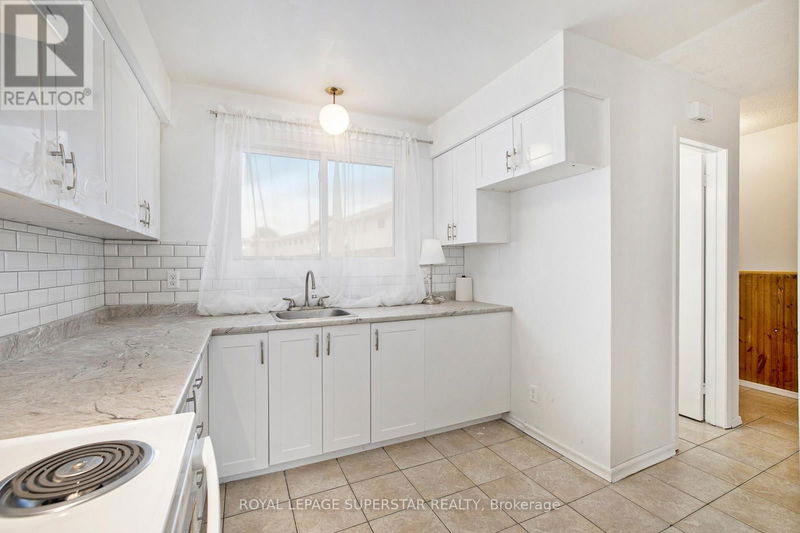 427 Moodie Drive  Ottawa (Nepean), K2H8A6 | Image 15