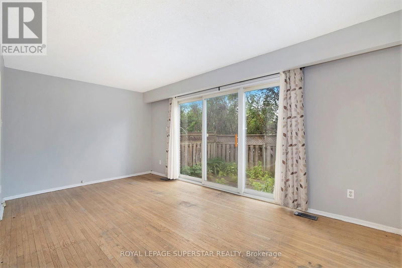 427 Moodie Drive  Ottawa (Nepean), K2H8A6 | Image 7