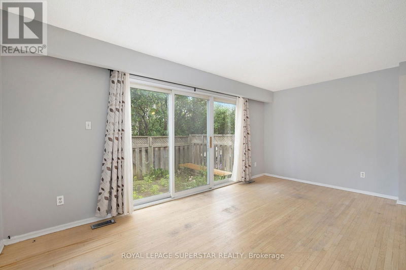 427 Moodie Drive  Ottawa (Nepean), K2H8A6 | Image 9