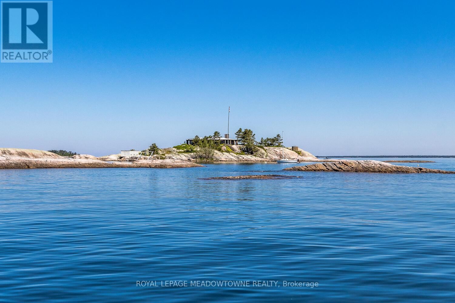 2 3700 THE TABLE ROCK ISLANDS Image 2