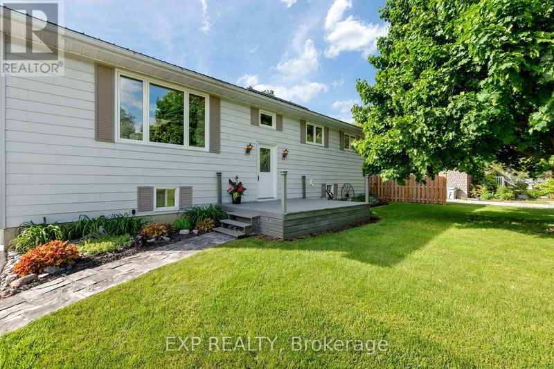 8288 Burwell Road East Lambton Shores (Grand Bend), N0M1T0 | Image 3