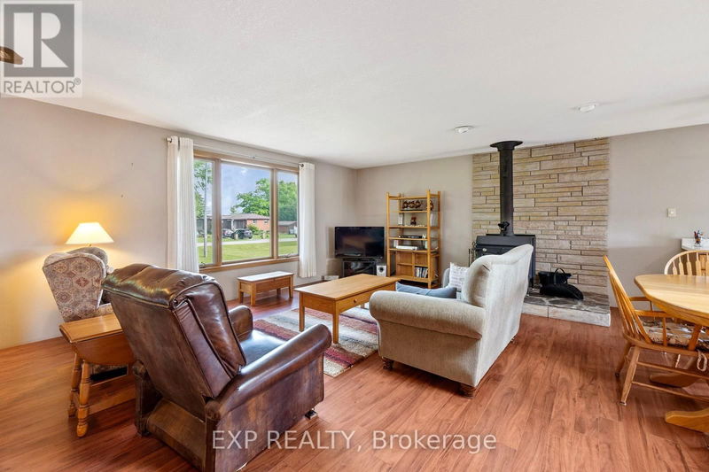 8288 Burwell Road East Lambton Shores (Grand Bend), N0M1T0 | Image 5