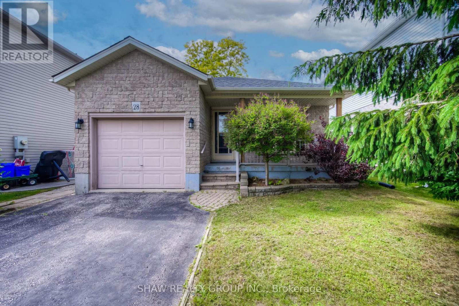 28 PEGLAR CRESCENT Image 1