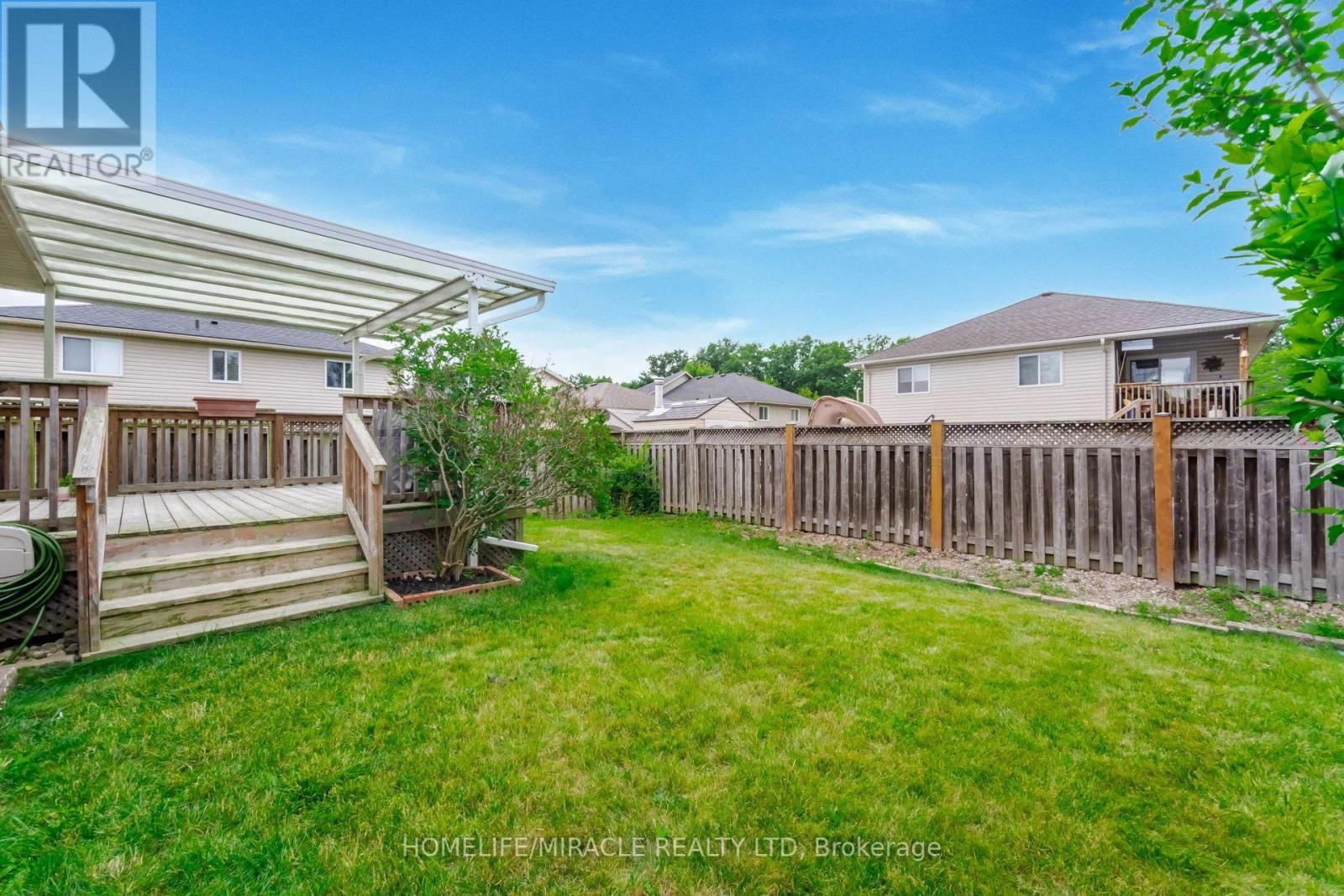 228 LEA CRESCENT Image 37