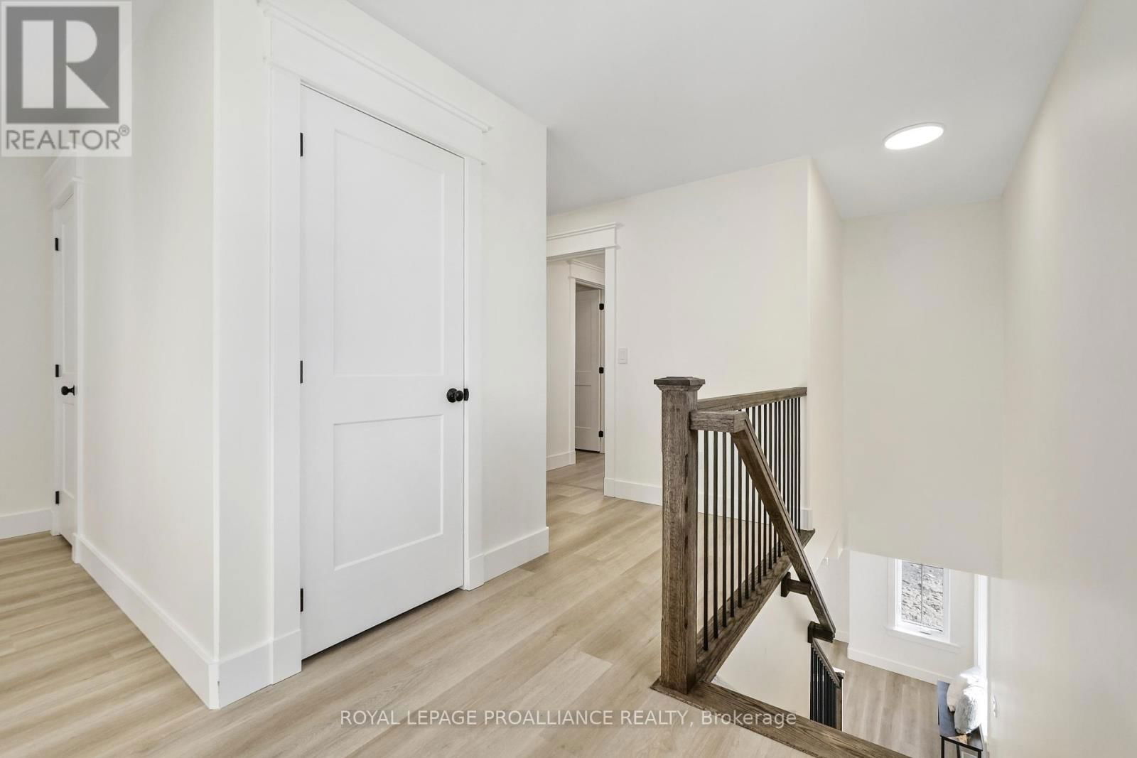 9 HOLLINGSWORTH STREET Image 19