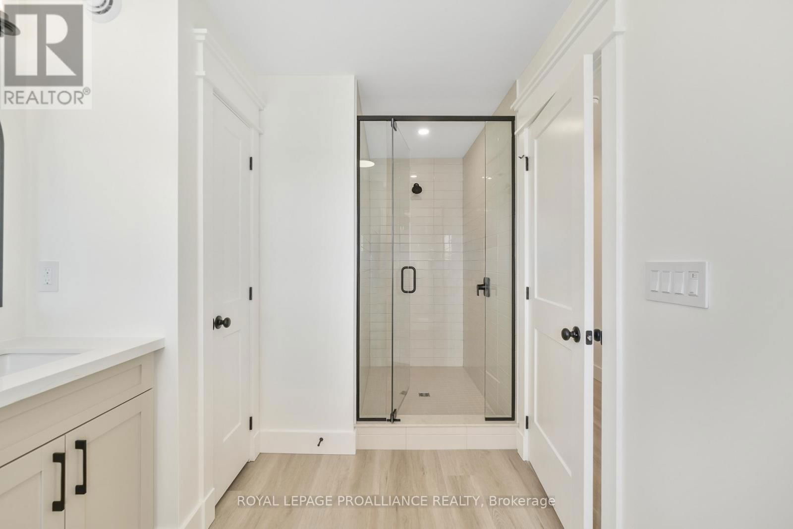 9 HOLLINGSWORTH STREET Image 25