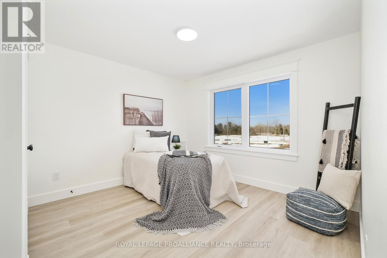 9 HOLLINGSWORTH STREET Image 26