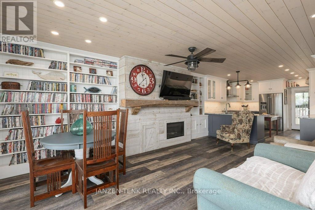 163 MAUD STREET Image 11
