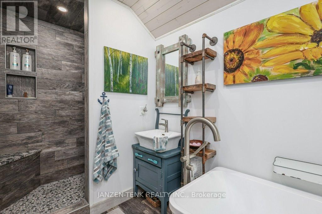 163 MAUD STREET Image 27