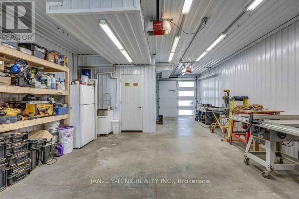 163 MAUD STREET Image 32