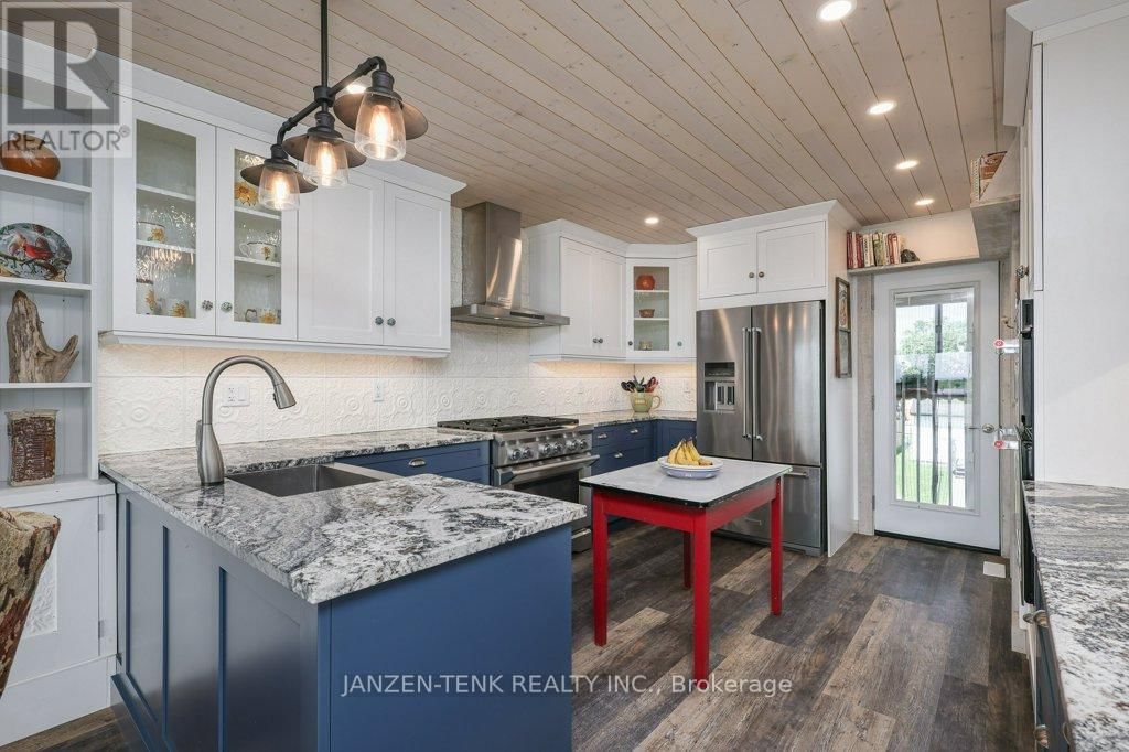 163 MAUD STREET Image 6