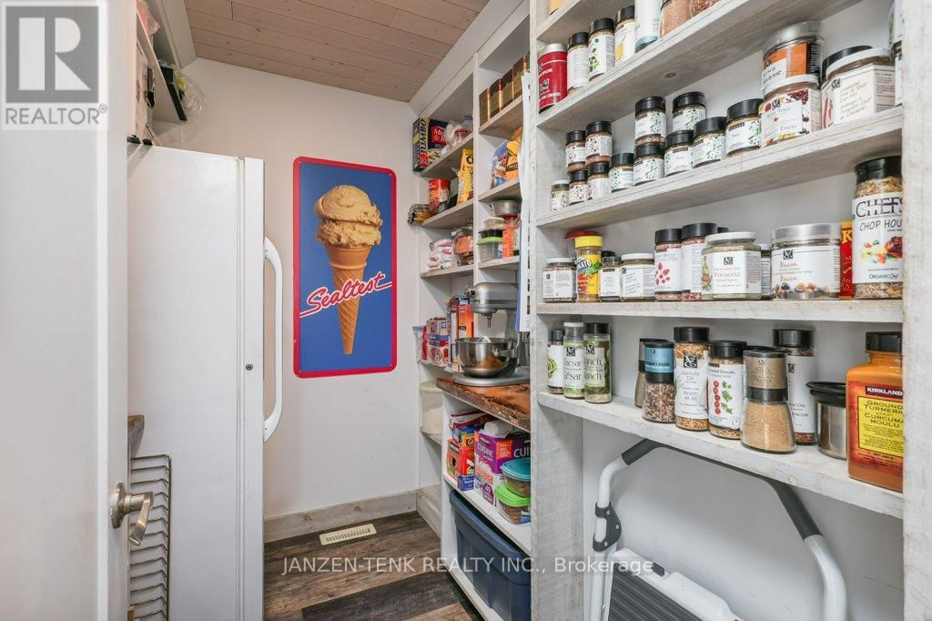 163 MAUD STREET Image 9