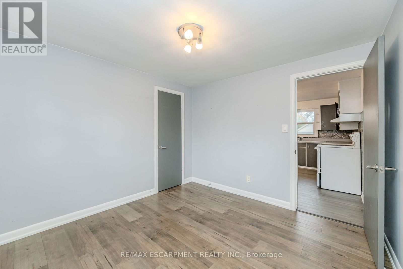 58 MILDRED AVENUE Image 16