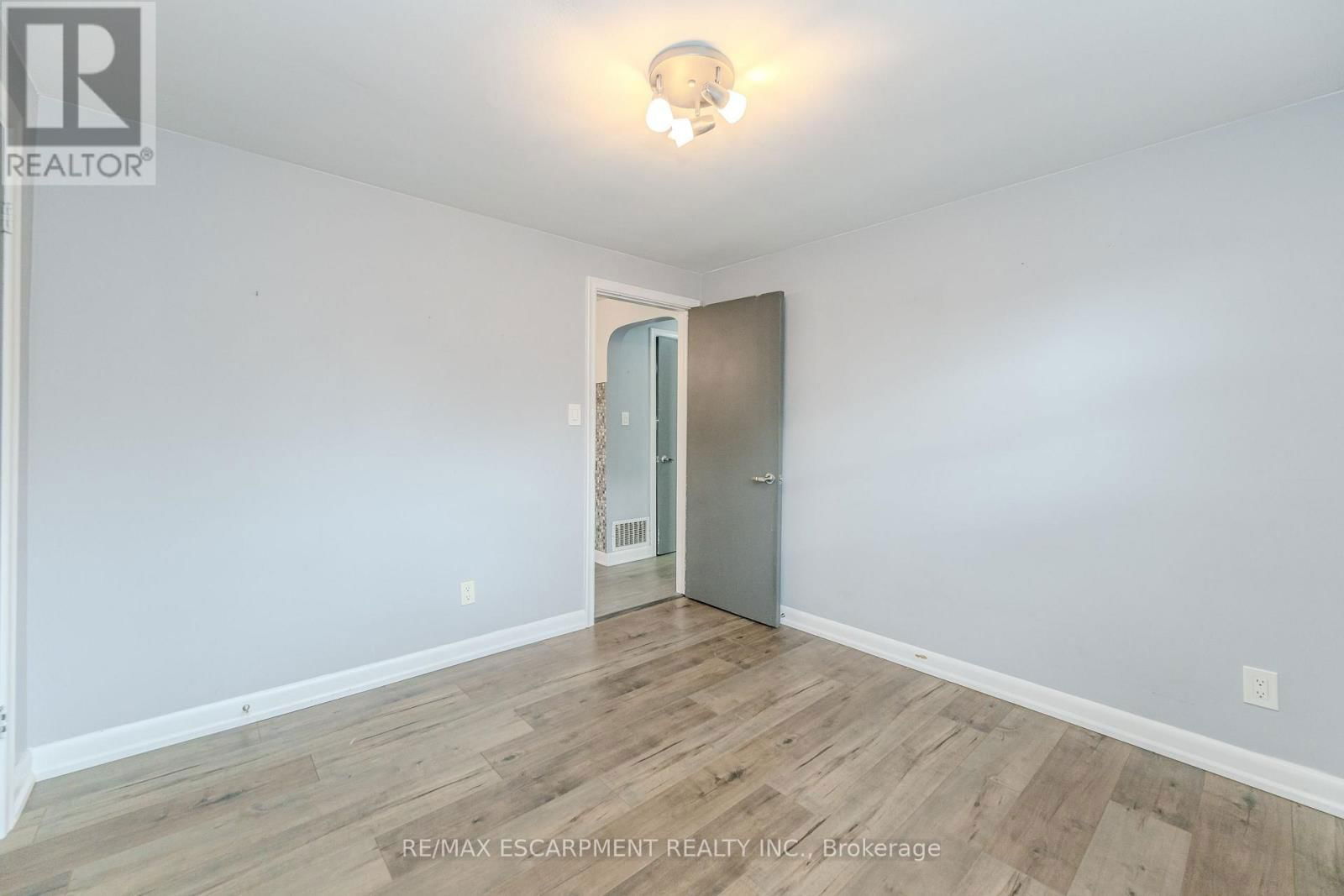 58 MILDRED AVENUE Image 17